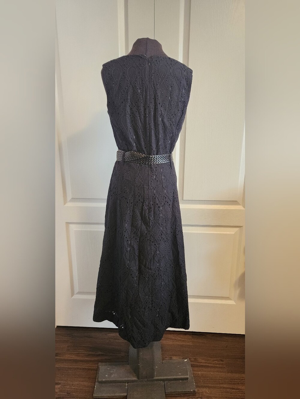Karen Millen Eyelet Summer Dress Size 4 BELT NOT INCLUDED - Picture 4 of 10